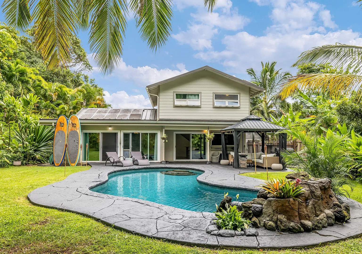 Beautiful Kaneohe 4-Bedroom Home w/ Backyard Oasis Available 10/1/26 — Photo 2