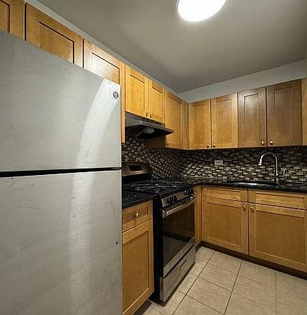 1st image of 1565 E 58th St #2