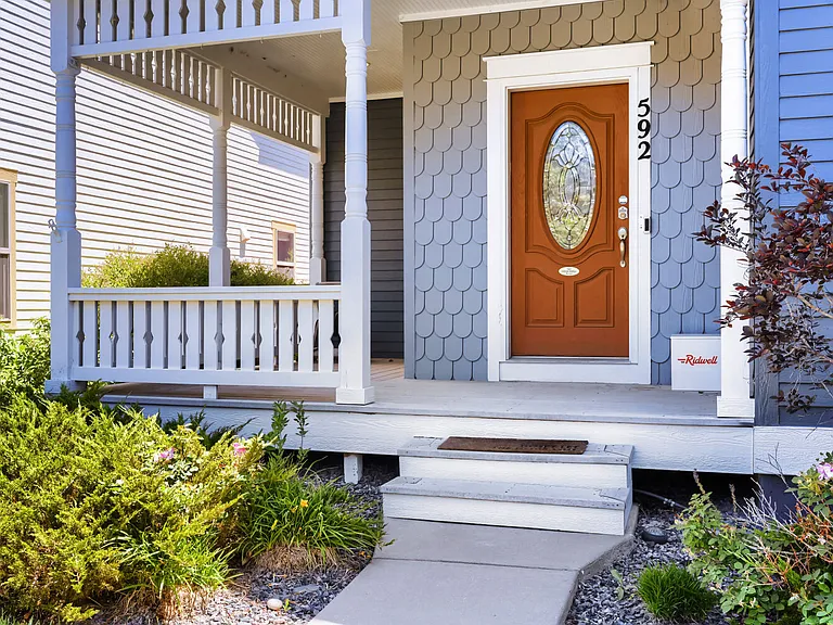 592 Mills St — Photo 4