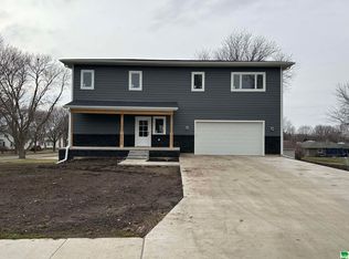 301 N 8th St, Akron, IA 51001