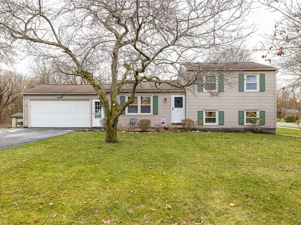 1861 Eastwood Dr, Lima, NY 14485