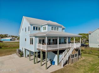 117 Sandfiddler Lane, Harkers Island, NC 28531