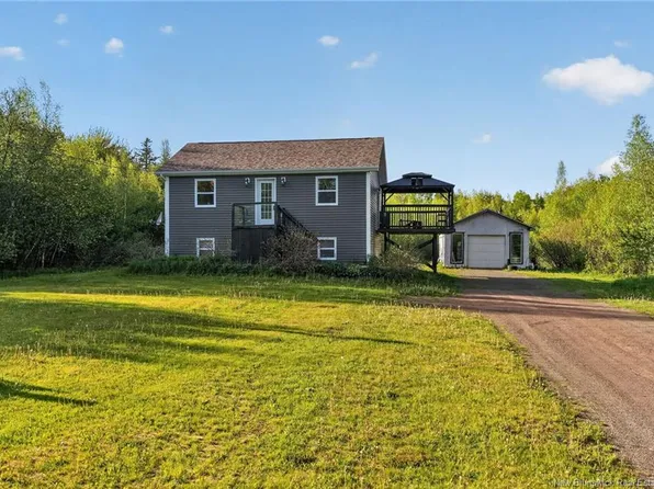 612 Macdougall Rd, Dundas, NB E1H 3H1