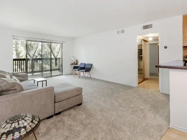 23515 Lyons Ave Unit 210, Santa Clarita, CA 91355