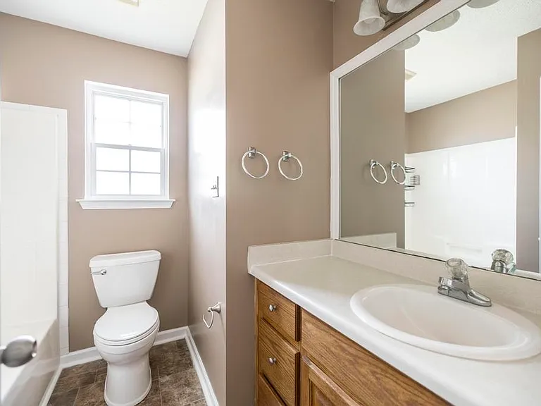 205 Wembley Dr — Photo 22