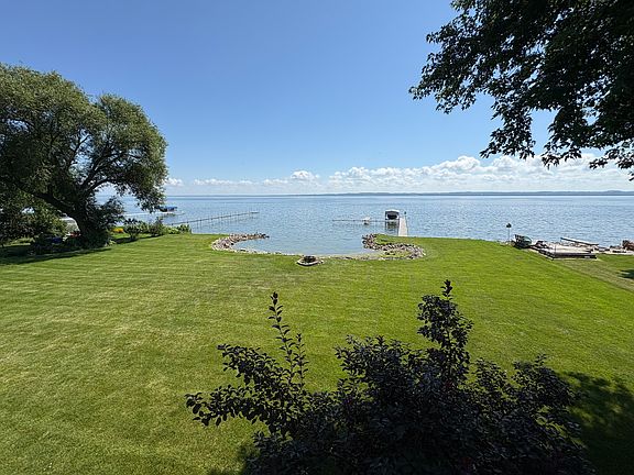 2nd image of N8809 Lakeshore Dr Unit 2