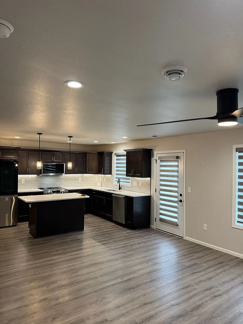 Modern 3-Bed Twinhome with Garage & Yard South Grand Forks — Photo 2