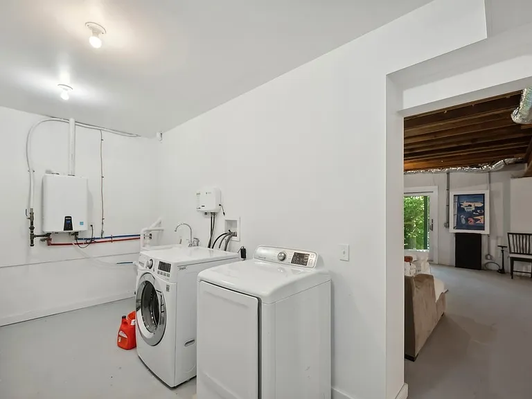 46 Cleveland Dr — Photo 32