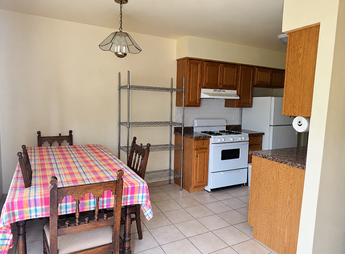 2 bed, 900 sqft, $1,650 — Photo 3
