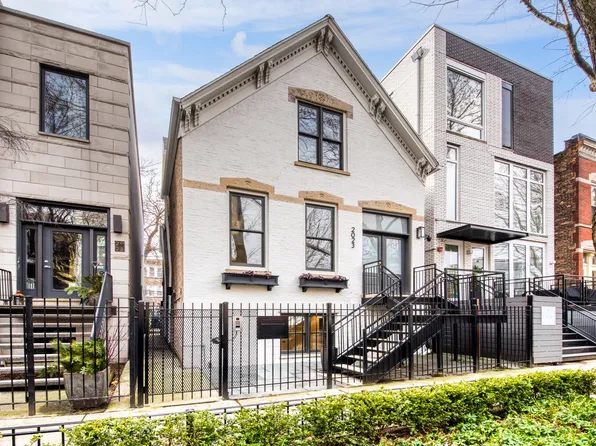 2023 W Crystal St, Chicago, IL 60622