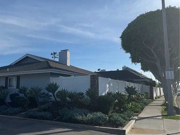 2522 University Dr — Photo 15