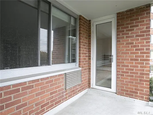 Sold by Douglas Elliman | media 40