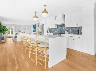 181 Honeyman Ave, Middletown, RI 02842