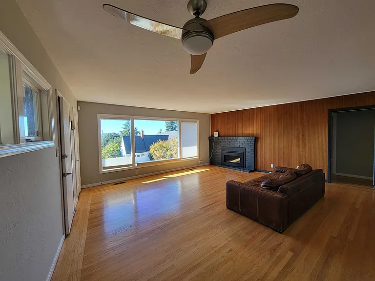 118 El Verano — Photo 2