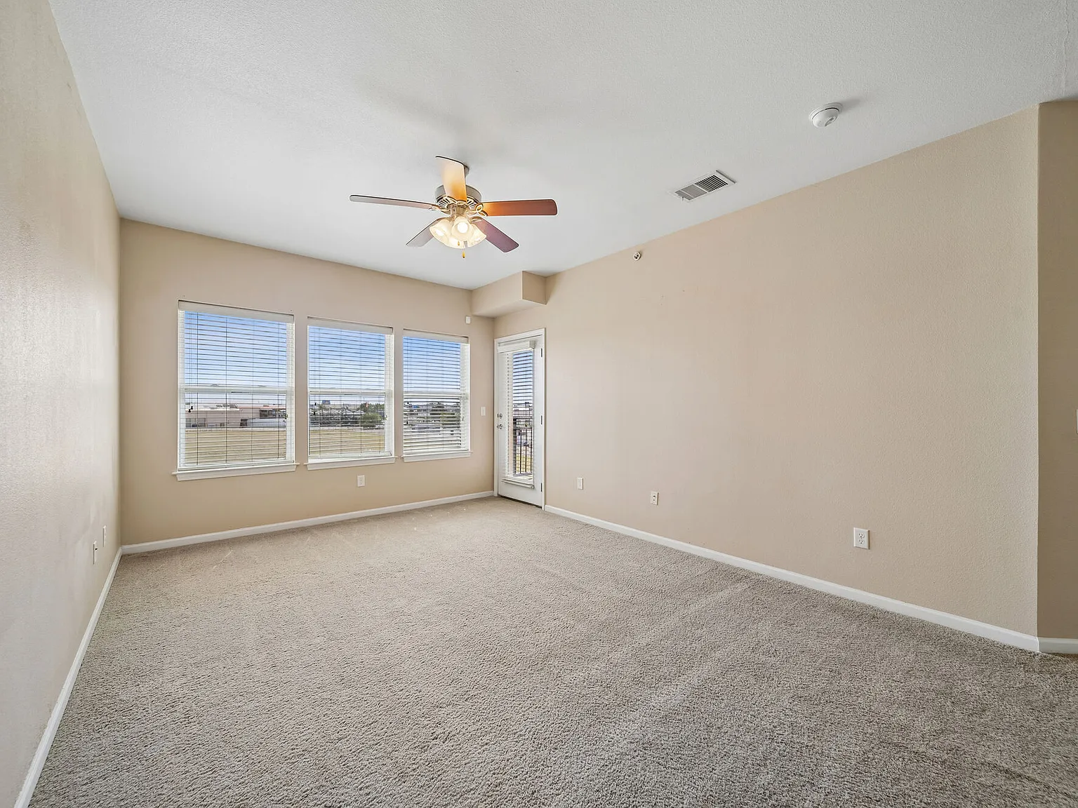Windscape Apartments — Photo 4