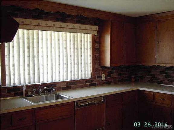 4th image of 444 Woodlin Ave