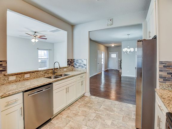5th image of 2610 Harling Dr