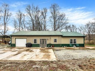 7868 S Windy Hill Rd, Connersville, IN 47331