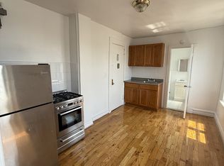1 E 213th St #2G, Bronx, NY 10467