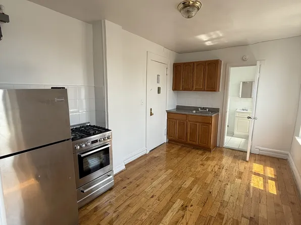 1 East 213th Street 2G image 1 of 7