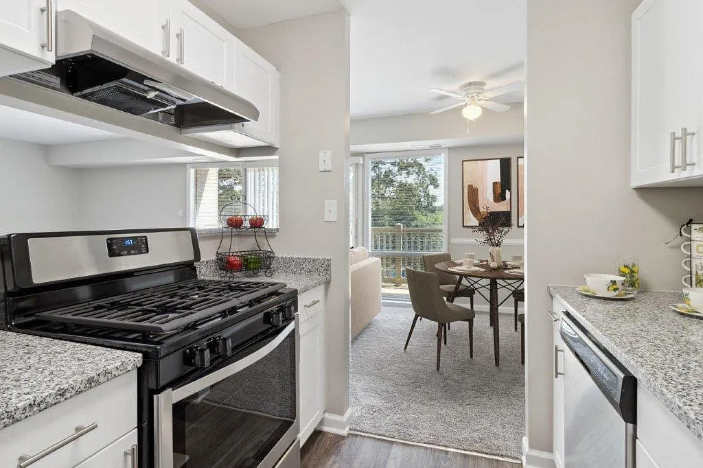 Parke Laurel Apartment Homes — Photo 4