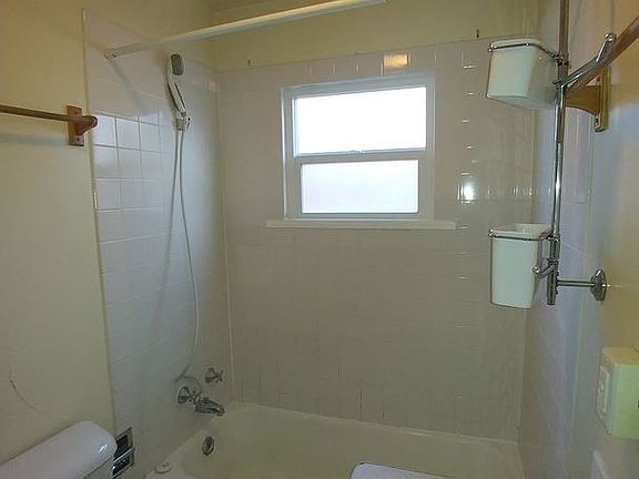 5th image of 2120 Thames St