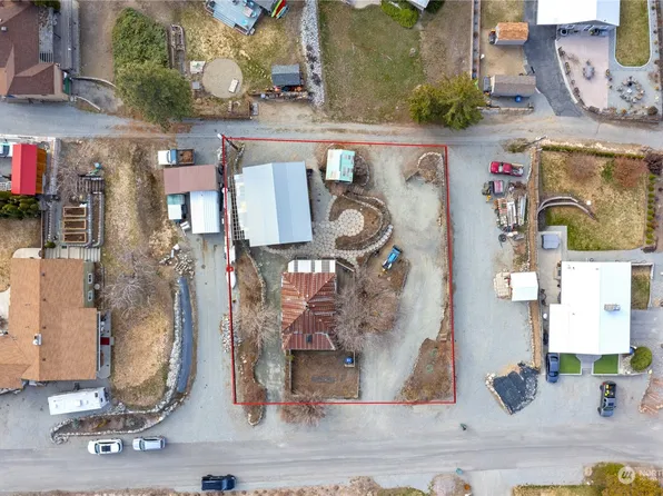 916 E Okanogan Avenue, Chelan, WA 98816