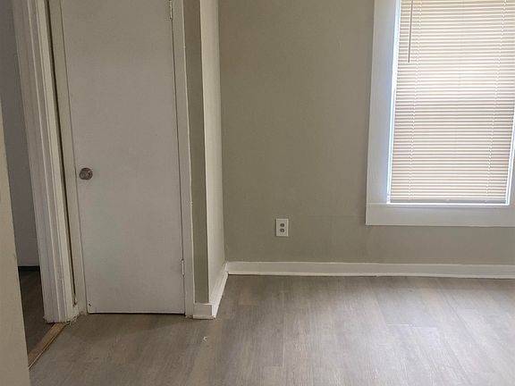 2nd image of 1448 Menager Rd