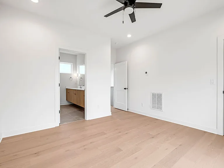 1261 John St — Photo 26