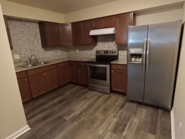 208 Flintridge Dr #3