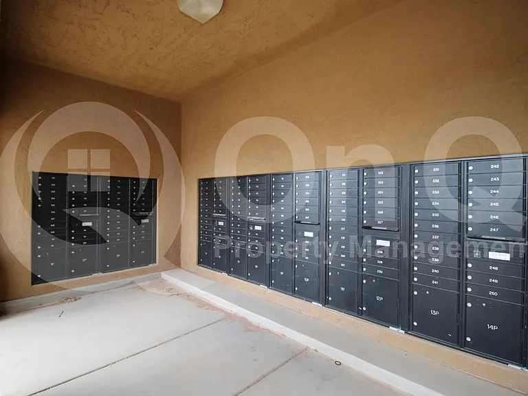 1456 E 9th St #216 — Photo 34