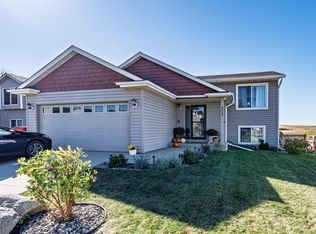 4929 Castleview Dr NW, Rochester, MN 55901