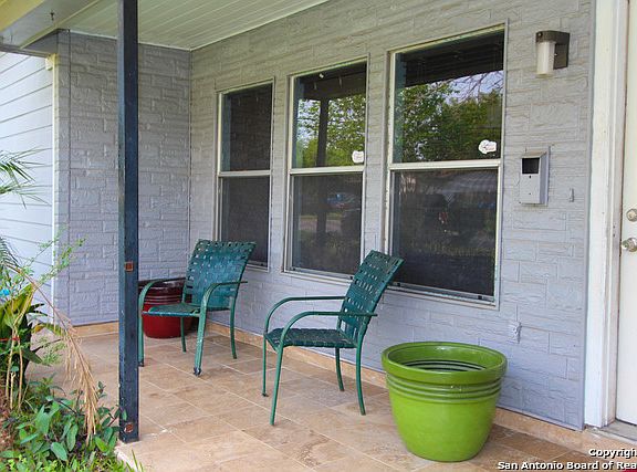 3rd image of 107 Frances Jean Dr