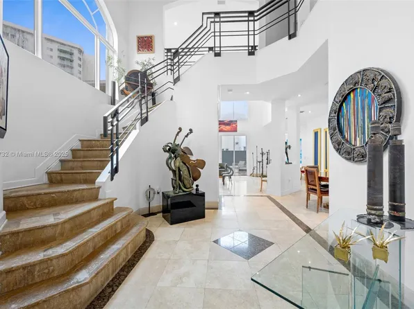 19460 39th Ct, Golden Beach, FL 33160