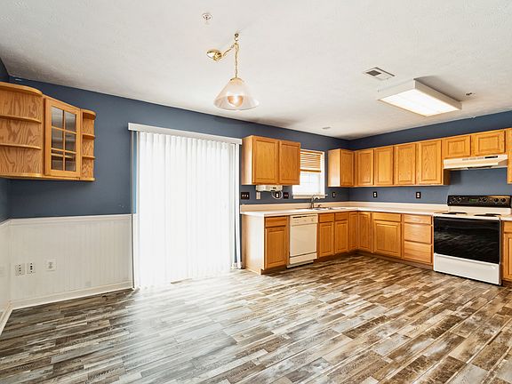 3rd image of 6508 Tapwood Ct