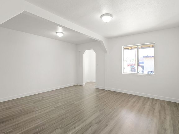 5th image of 3852 Maine Ave APT E