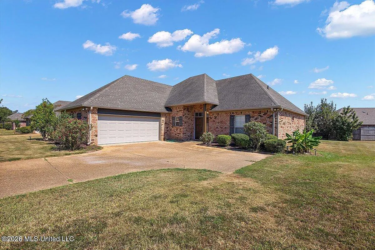 3 bed, 2.0 bath, 1786 sqft, $2,700 — Photo 3