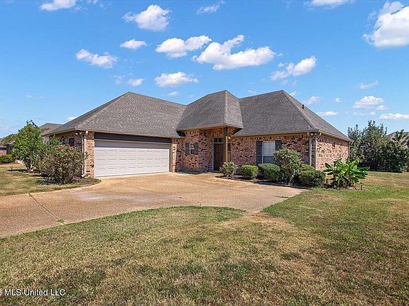 3rd image of 1022 Trinity Dr