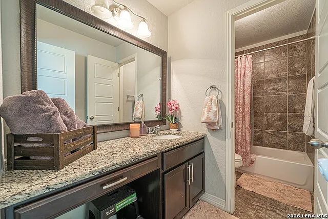 8923 Monument Parke — Photo 25