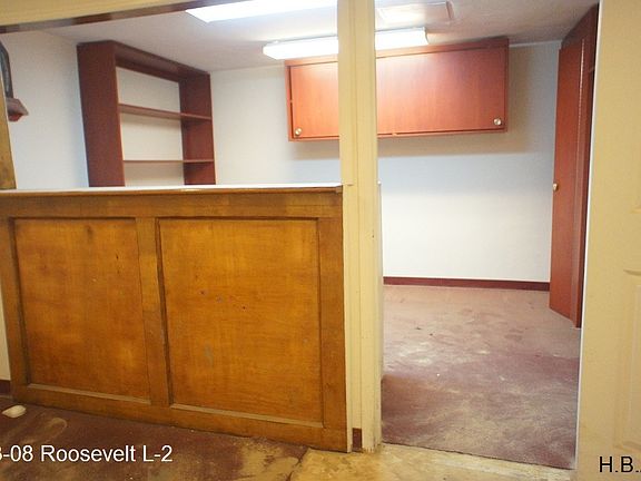 5th image of 14308 Roosevelt Ave Ste L2