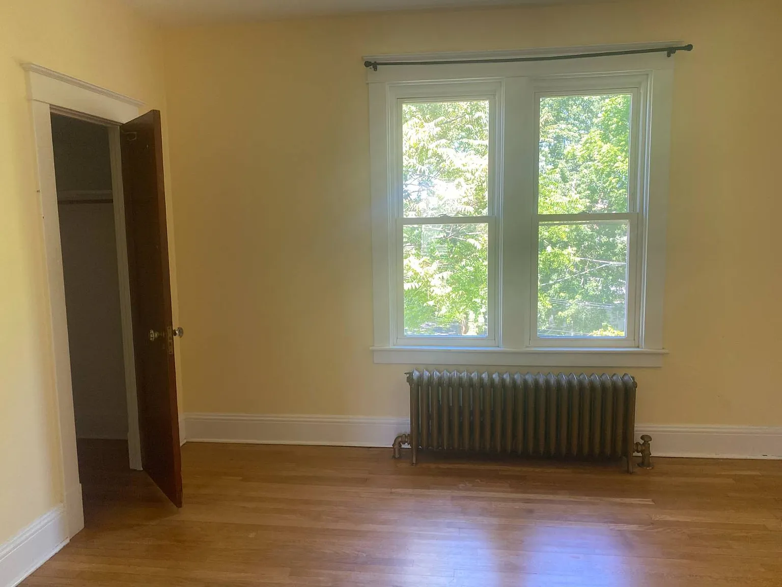 3 bed, 1.0 bath, $1,950 — Photo 4