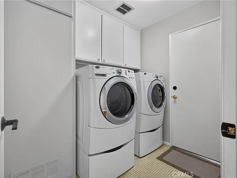 2711 Sweetbriar Dr — Photo 32