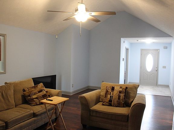 4th image of 43 Cedarwood Ct