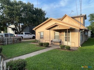 505 Pearl St, Cuero, TX 77954