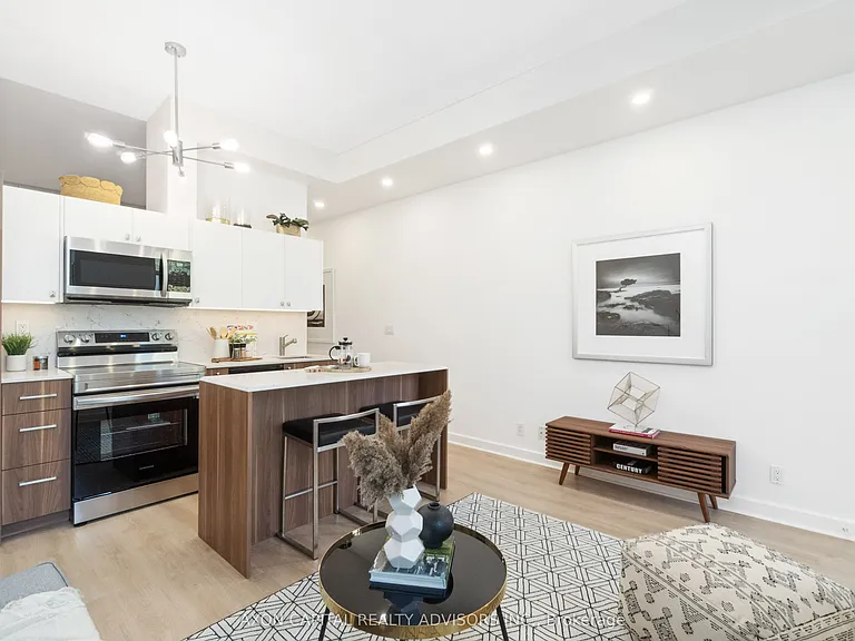 350 Wellington St W #G04 — Photo 4
