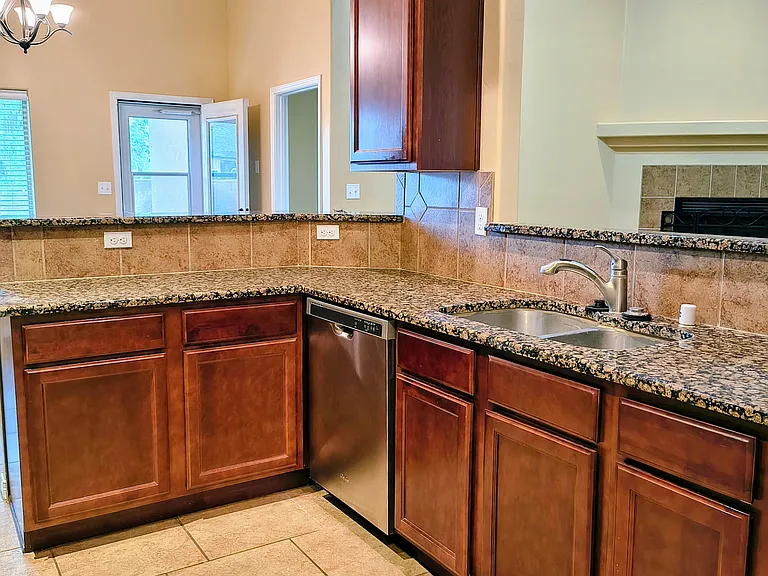 1813 Denise Dr — Photo 1