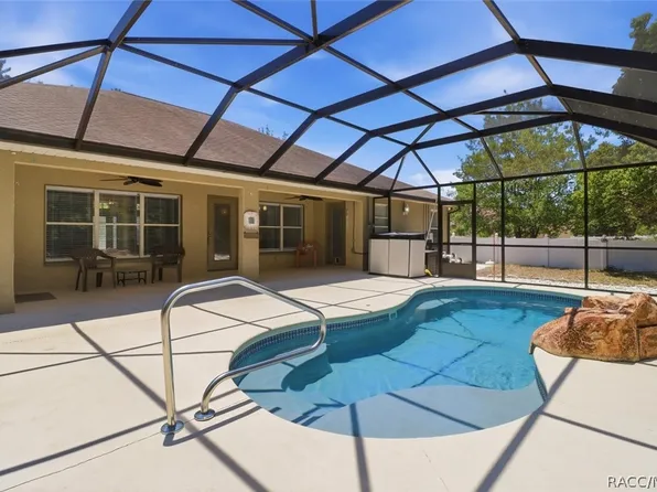37 Grass St, Homosassa, FL 34446