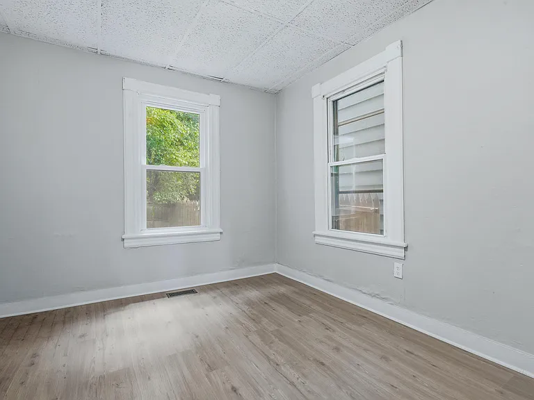 70 Van Deusen St — Photo 3