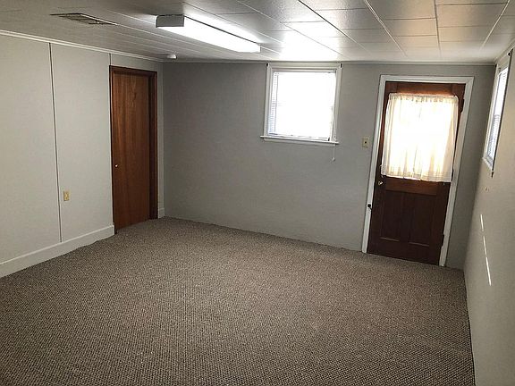 3rd possible bedroom, offfice or workout room. Doors lead to