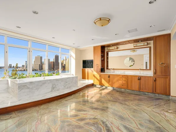 360 Furman Street image 31 of 63